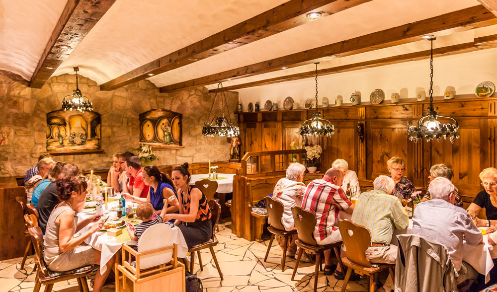 Gasthof Hotel Grüner Baum in Kornburg Familie Blödel